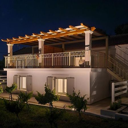 Apollonides Seafront Villa1 Aoede Lixouri Exteriör bild