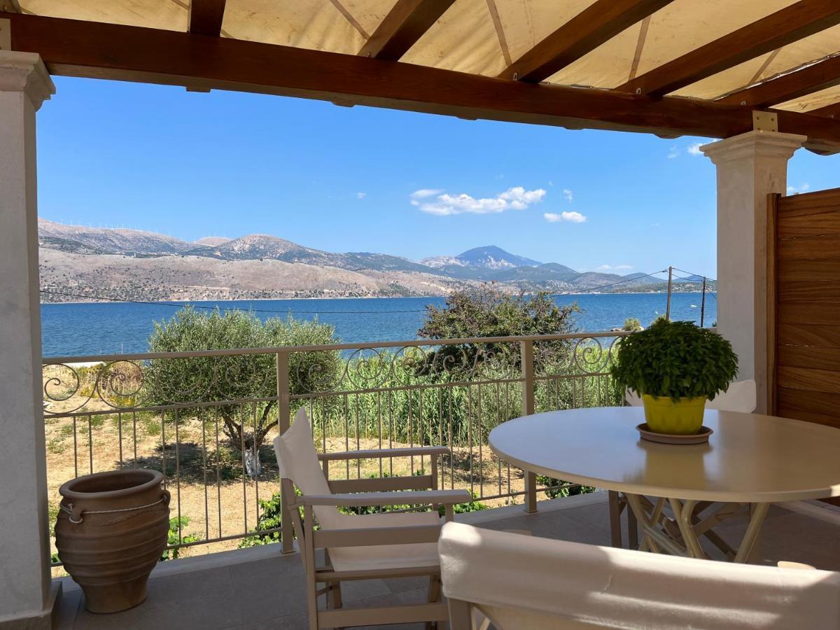 Apollonides Seafront Villa1 Aoede Lixouri Exteriör bild