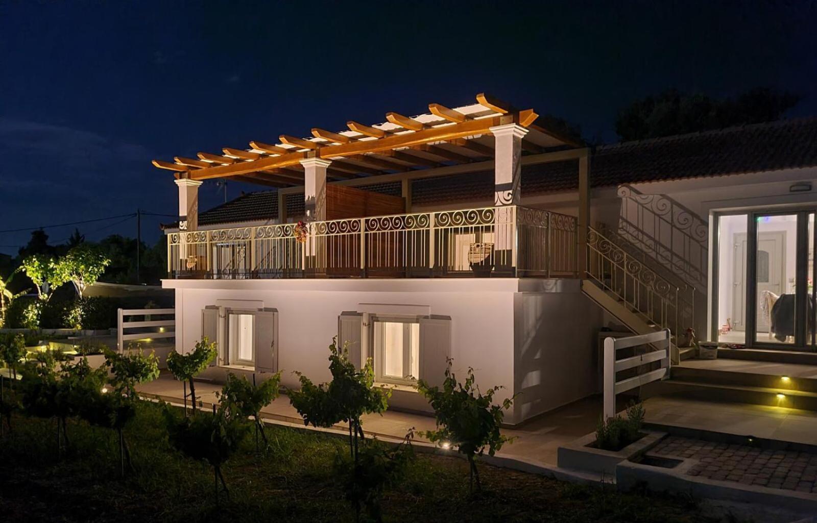 Apollonides Seafront Villa1 Aoede Lixouri Exteriör bild